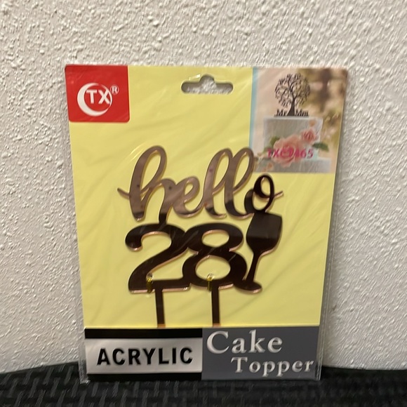CTX Acrylic Hello 28 Cake Topper - Rose Gold Acrylic  Decoration NIP
7” H X 5” W - Picture 1 of 8